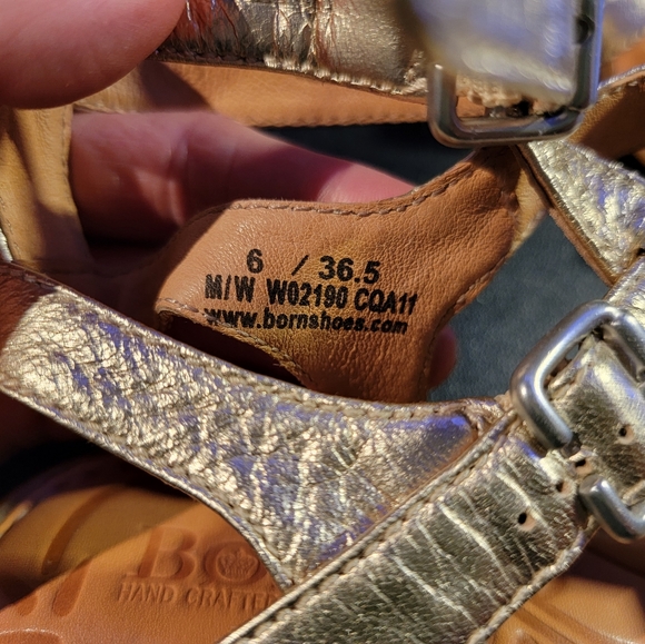 Near mint Born Shoes gold gladiator style hand-finished leather sandals - Picture 5 of 7